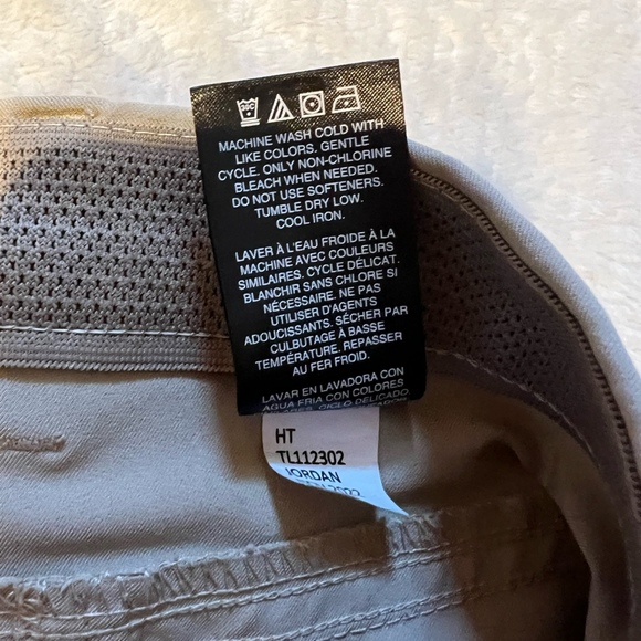 Mens Greg Norman Relaxed Fit khaki Golf Pants size W36x32L - Picture 6 of 9